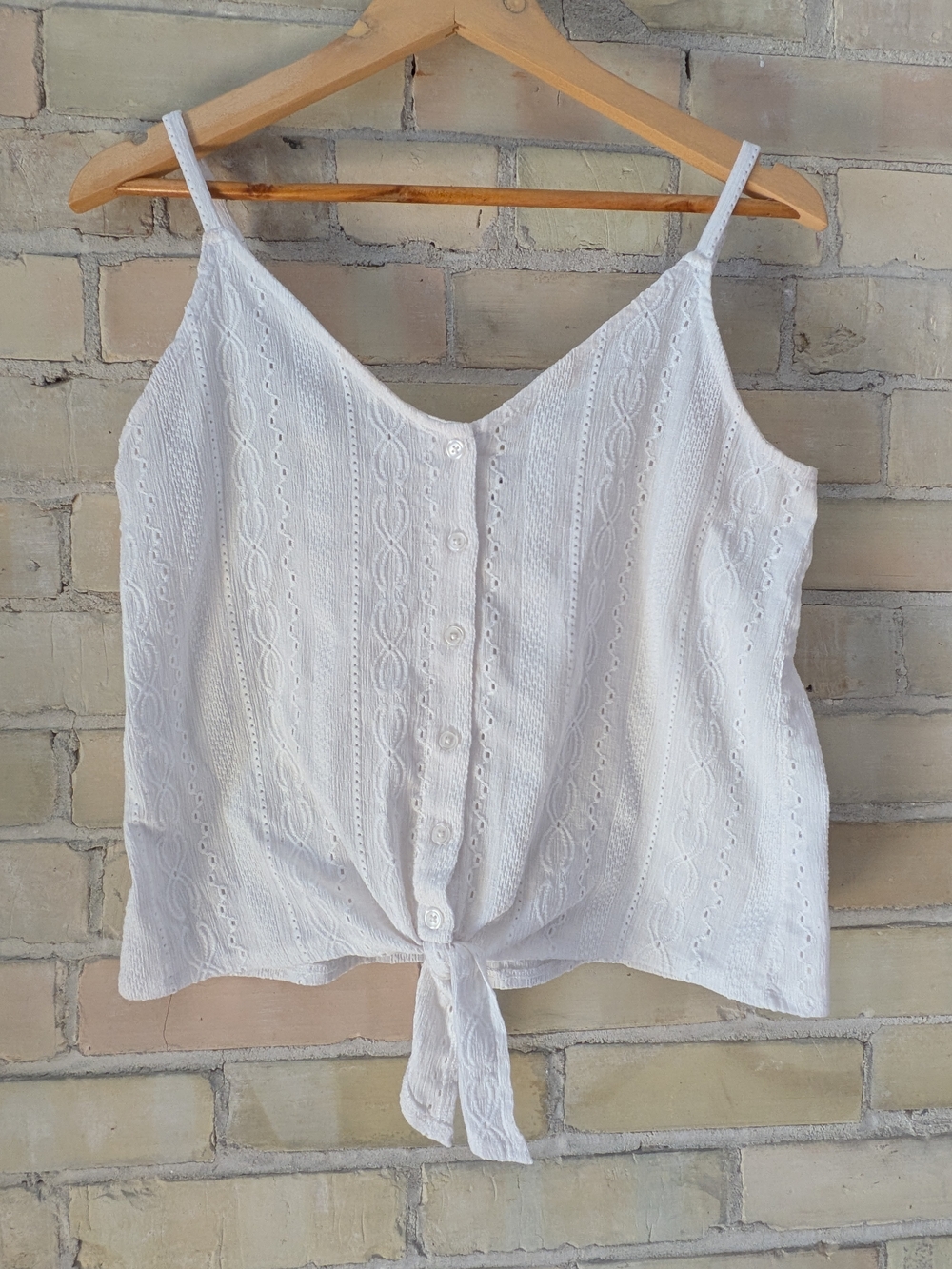 Reitmans White Eyelet Tie-Front Crop Top Camisole